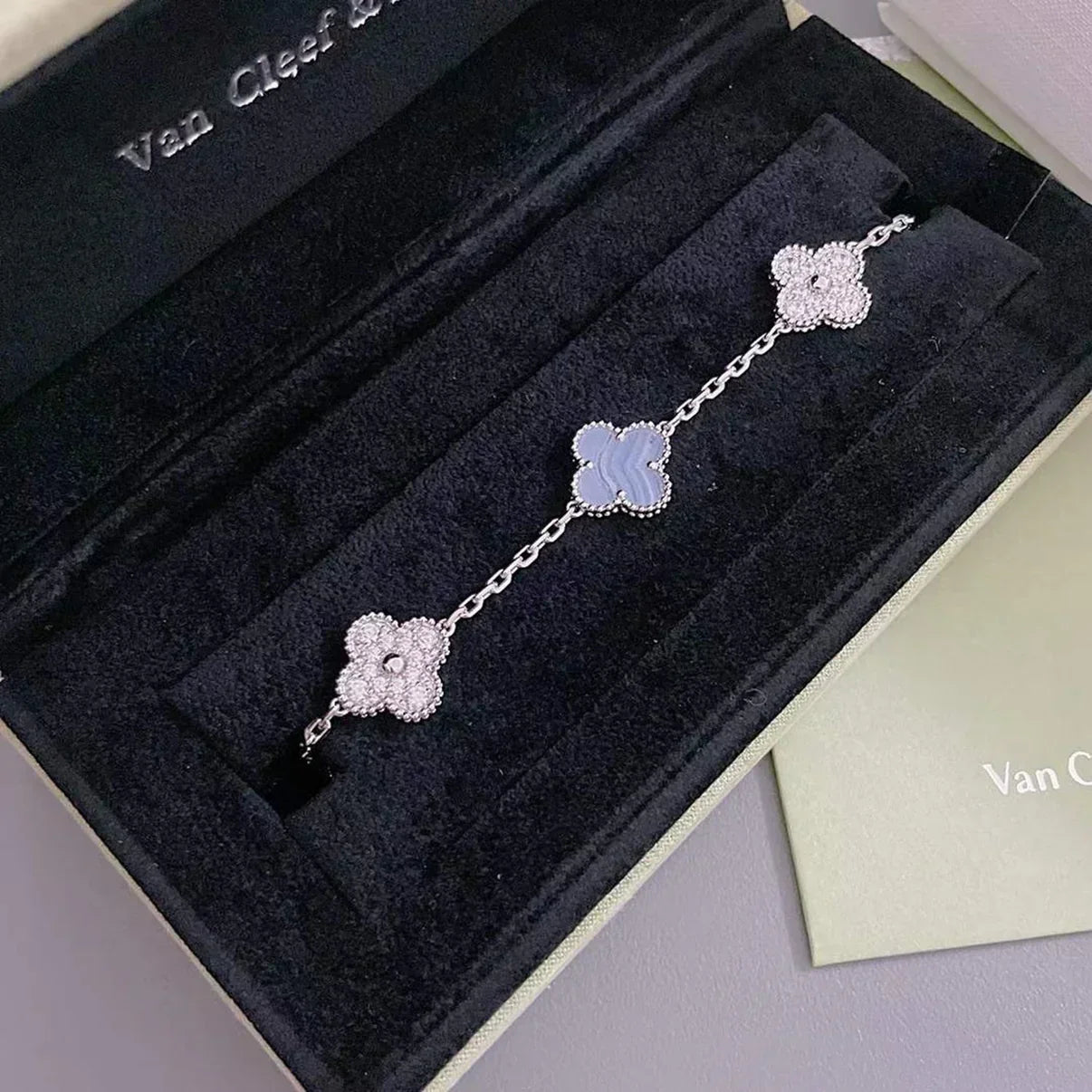 [Panda Jewelry] CLOVER 5 MOTIF PURPLE CHALCEDONY BRACELET COLLECTION