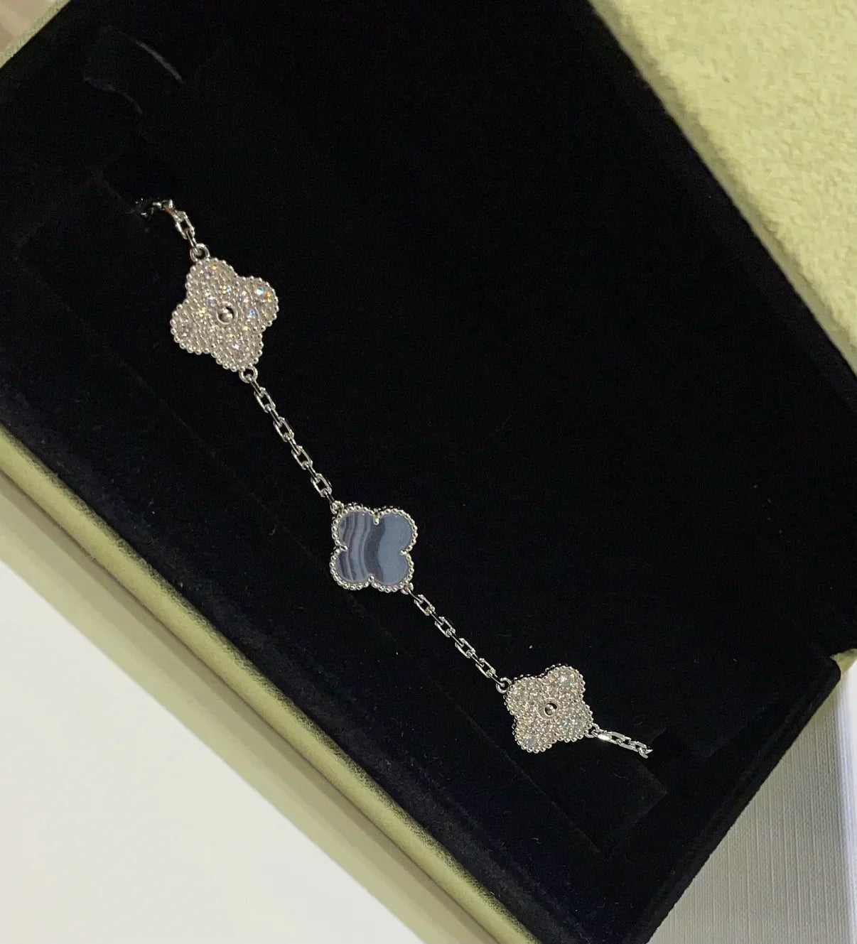 [Panda Jewelry] CLOVER 5 MOTIF PURPLE CHALCEDONY BRACELET COLLECTION