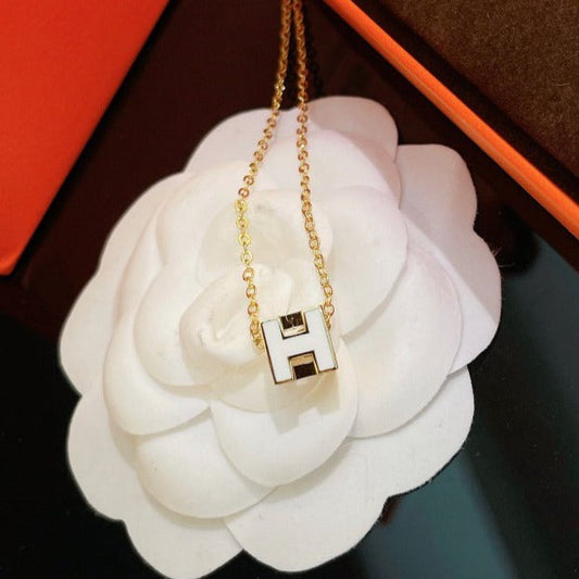 [Panda Jewelry]H WHITE SQUARE GOLD NECKLACE