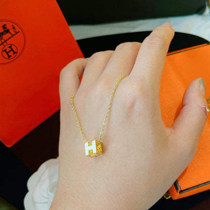 [Panda Jewelry]H WHITE SQUARE GOLD NECKLACE