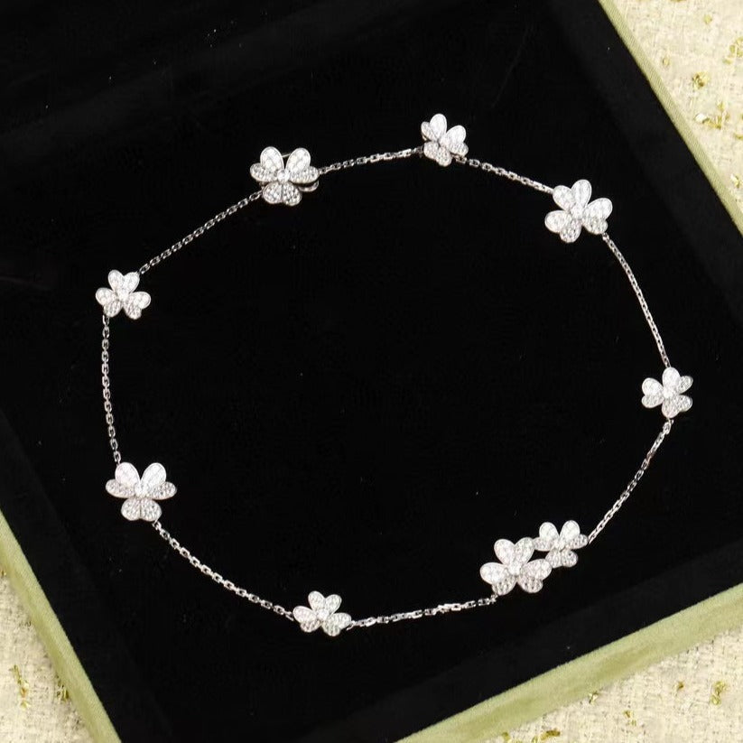 [Panda Jewelry]FRIVOLE SILVER 9 FLOWERS NECKLACE