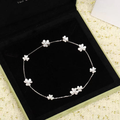 [Panda Jewelry]FRIVOLE SILVER 9 FLOWERS NECKLACE