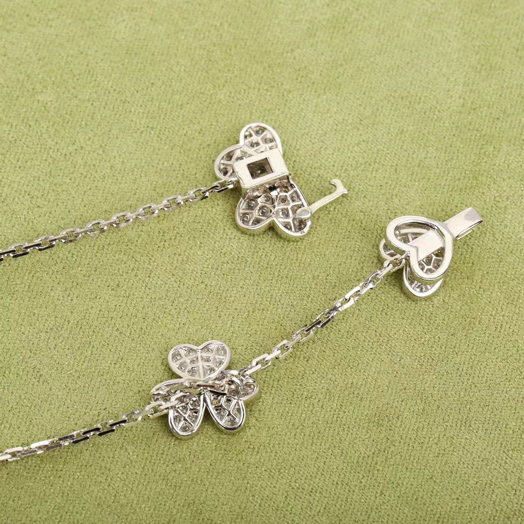 [Panda Jewelry]FRIVOLE SILVER 9 FLOWERS NECKLACE
