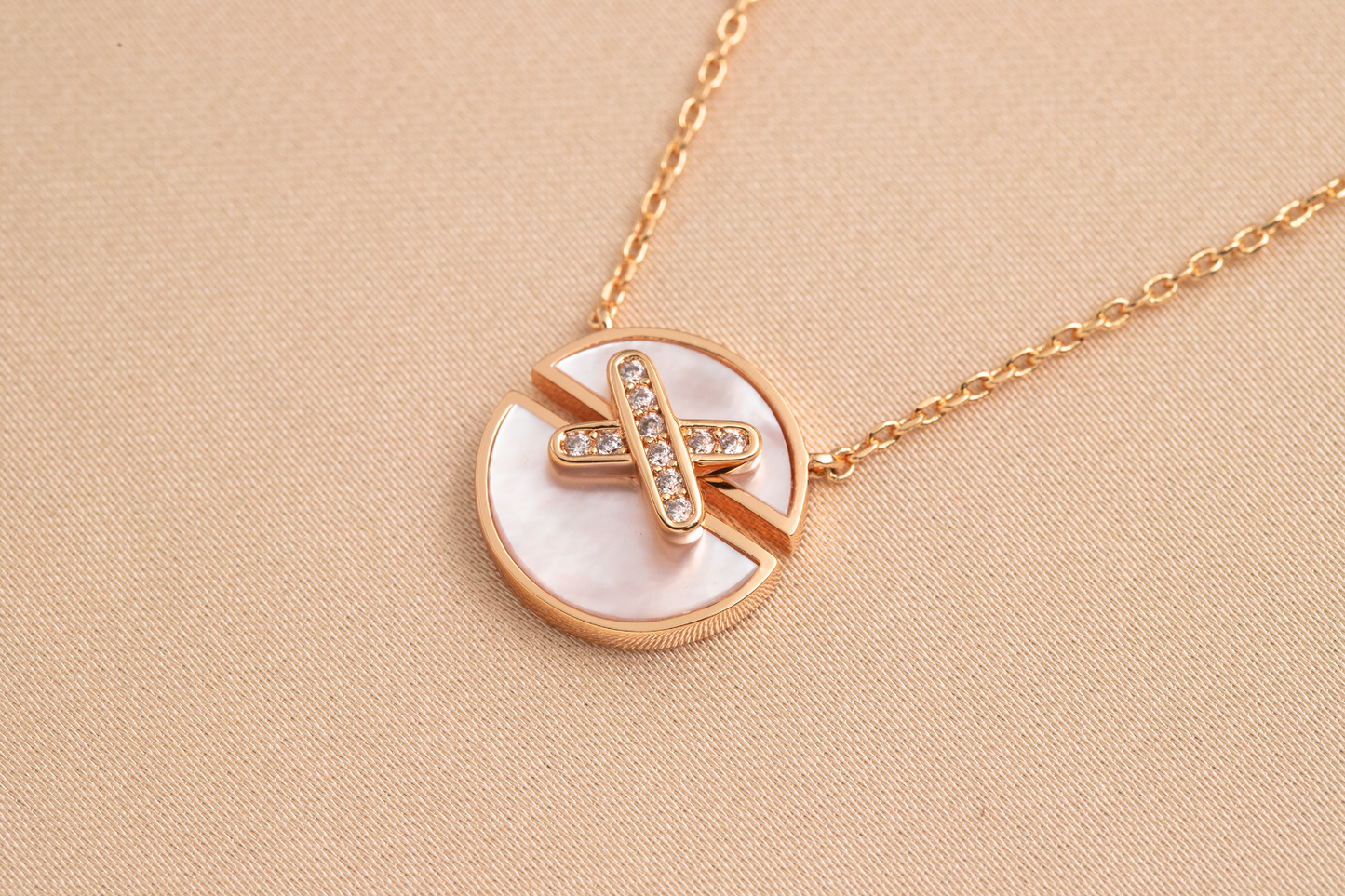[Panda Jewelry]JEUX DE PINK GOLD DIAMOND NECKLACE