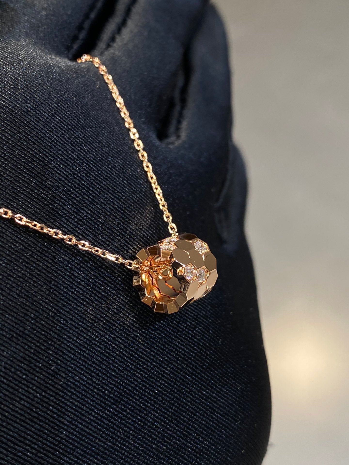 [Panda Jewelry]BEE LOVE DIAMOND NECKLACE