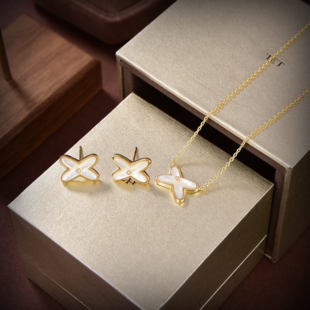 [Panda Jewelry]JEUX DE WHITE MOP GOLD DIAMOND EARRINGS