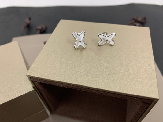 [Panda Jewelry]JEUX DE WHITE MOP SILVER DIAMOND EARRINGS