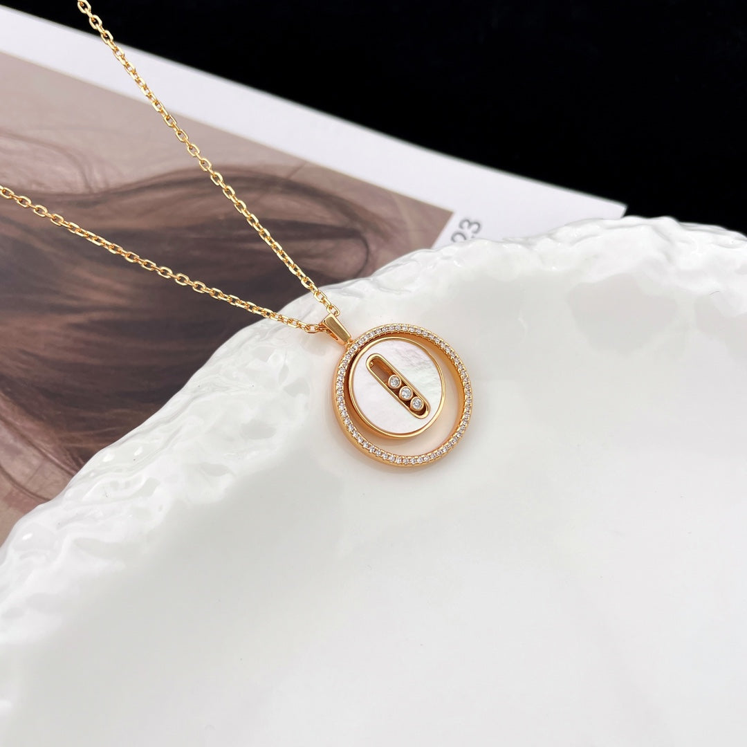 [Panda Jewelry]LUCKY MOVE MM NACRE BLANCHE DIAMOND NECKLACE
