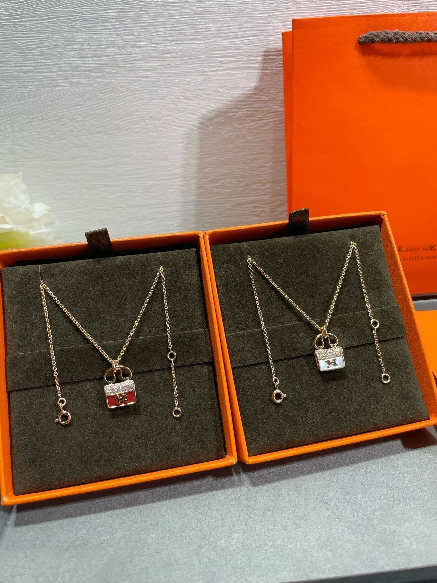 [Panda Jewelry]H CIRCE MOISSANITE PENDANT NECKLACE GOLD