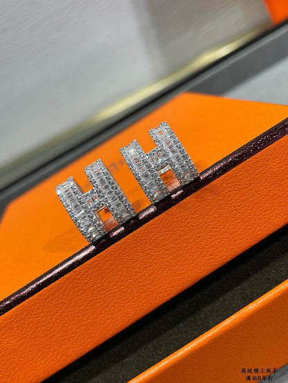 [Panda Jewelry]H STUD EARRINGS WITH SILVER DIAMONDS
