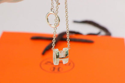 [Panda Jewelry]HM NECKLACE H LETTER OVAL SERIES