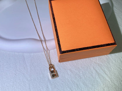 [Panda Jewelry]HM ADVANCED NICHE LOCK HEAD NECKLACE DIAMONDS