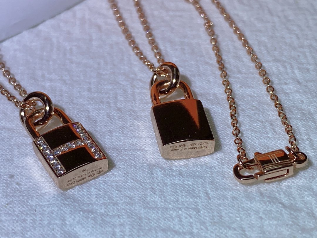 [Panda Jewelry]HM ADVANCED NICHE LOCK HEAD NECKLACE DIAMONDS