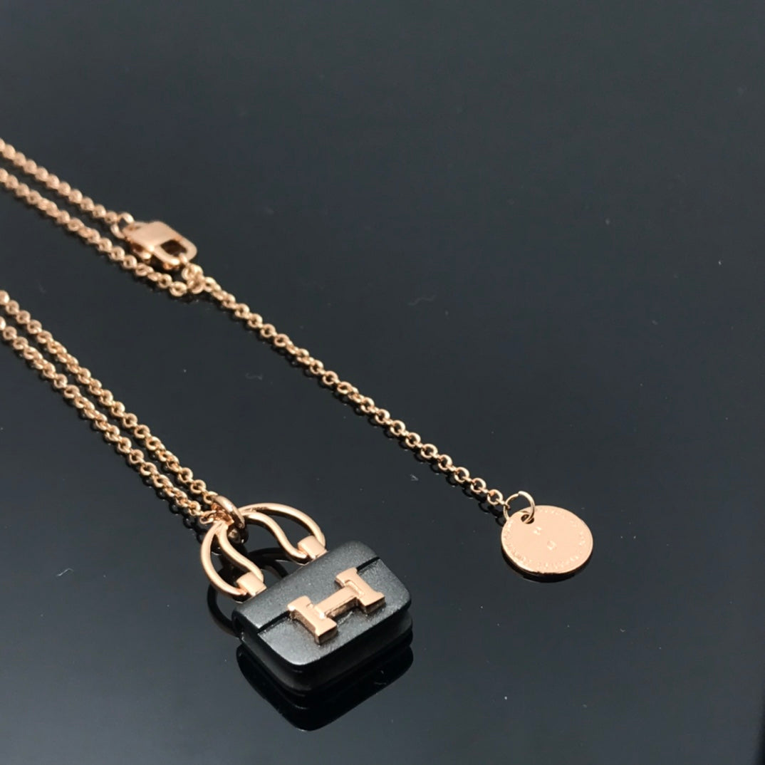 [Panda Jewelry]WOMEN'S HM AMULETTES CONSTANCE PENDANT NECKLACE