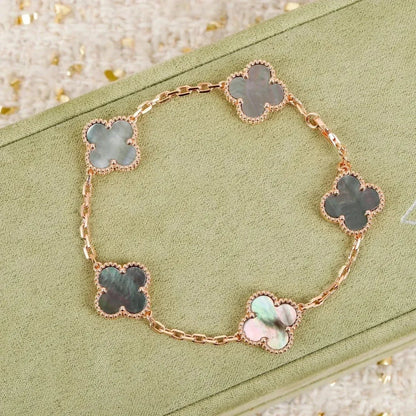 [Panda Jewelry] CLOVER 5 MOTIF GRAY MOP BRACELET COLLECTION