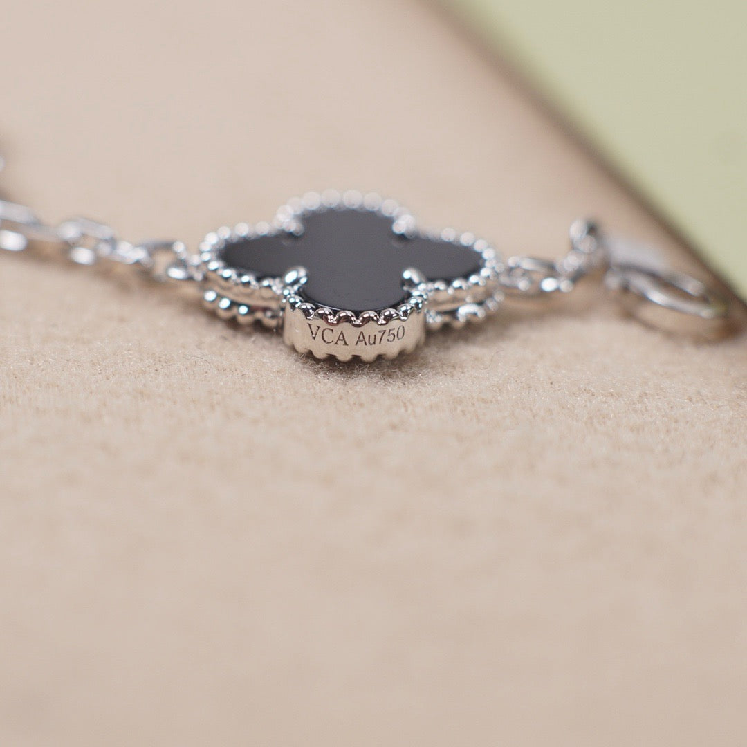 [Panda Jewelry] CLOVER 5 MOTIF ONYXS BRACELET COLLECTION