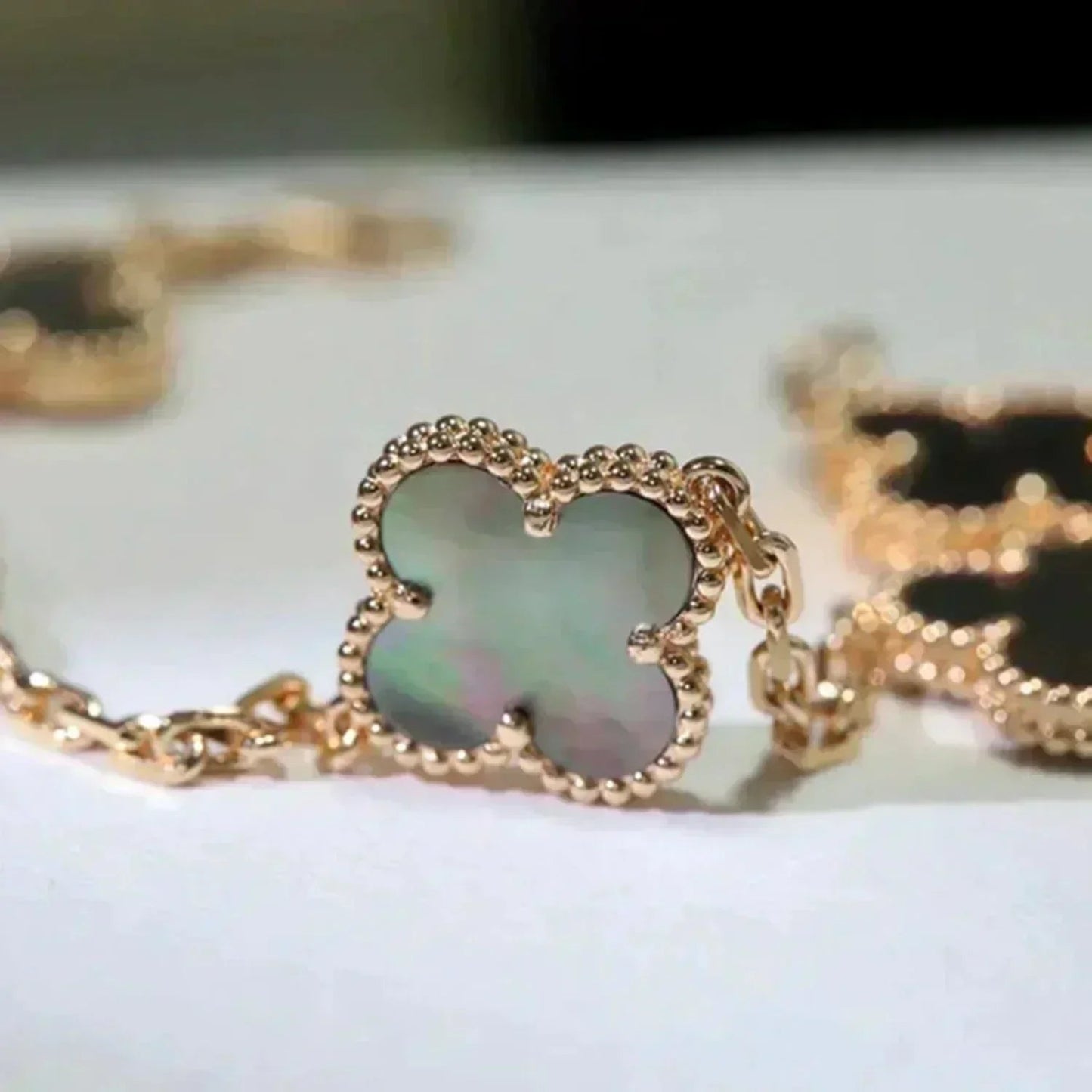 [Panda Jewelry] CLOVER 5 MOTIF GRAY MOP BRACELET COLLECTION