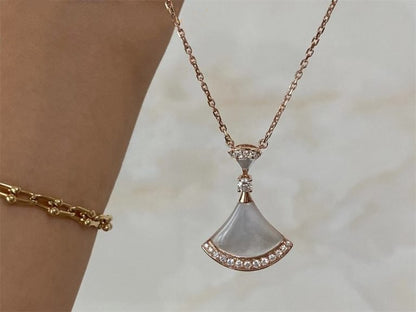 [Panda Jewelry]DREAM NECKLACE MOP PINK GOLD DIAMOND