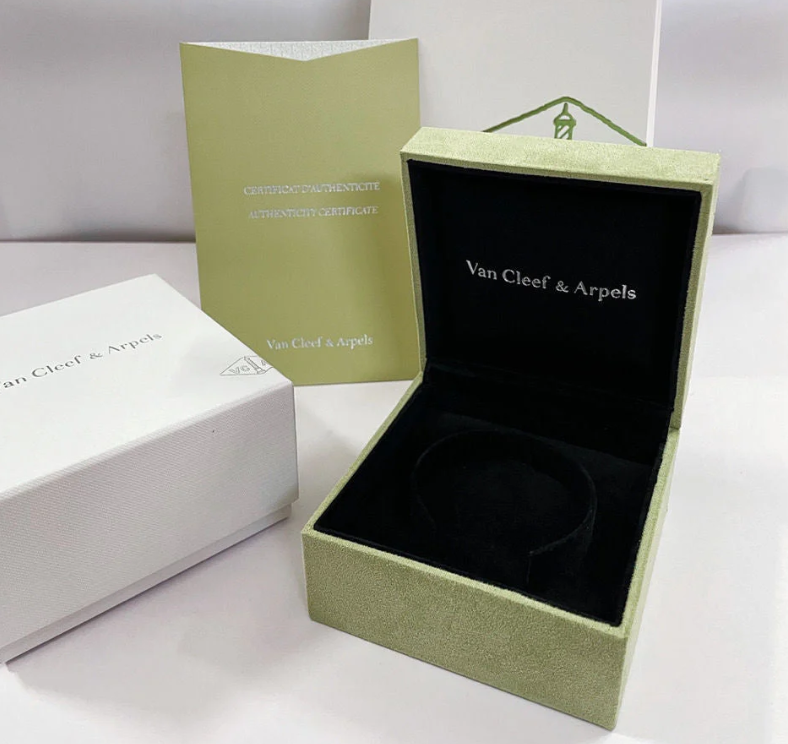 [Panda Jewelry]CLOVER 15MM LASER NECKLACE AND BOX