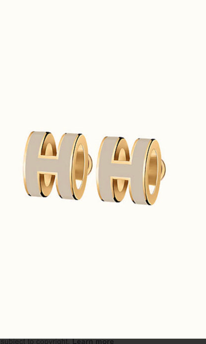 [Panda Jewelry]MINI POP H GOLD EARRINGS GREY