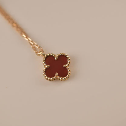 [Panda Jewelry]CLOVER MINI 9.5MM WHITE CARNELIANS NECKLACE