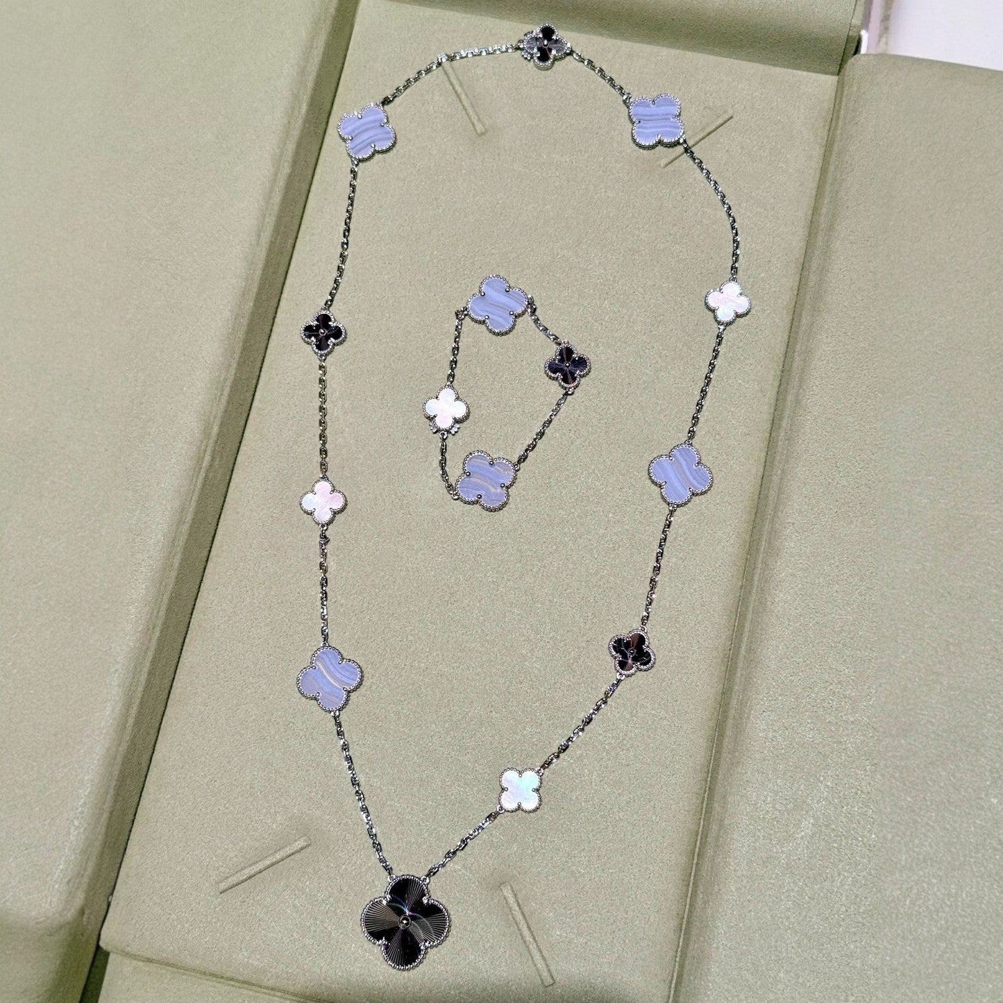 [Panda Jewelry]DETACHABLE CLOVER 15(11+4) FLOWER SILVER NECKLACE SET