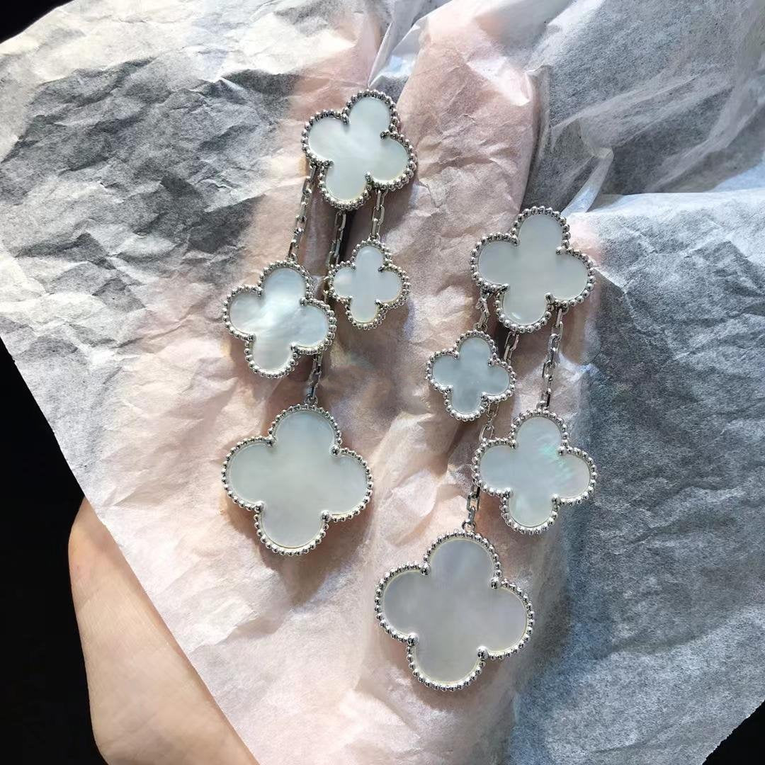 [Panda Jewelry]CLOVER EARRINGS WHITE MOP 4 MOTIFS SILVER