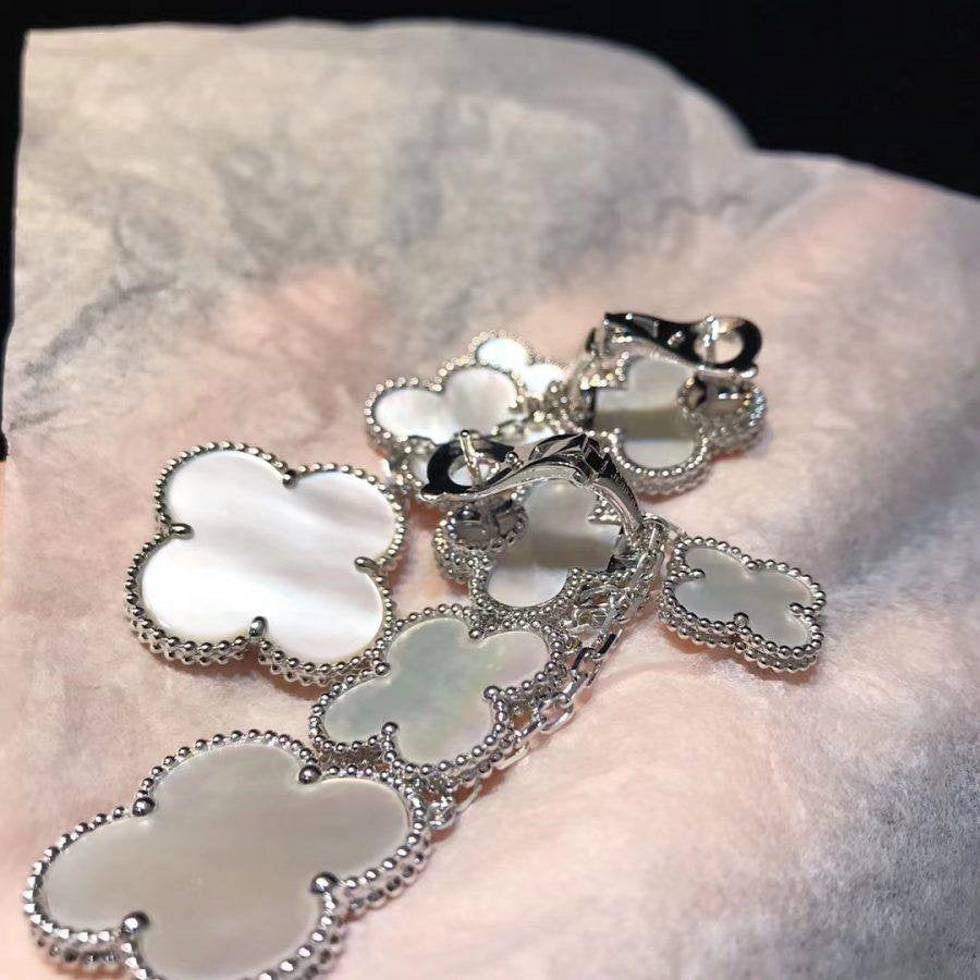 [Panda Jewelry]CLOVER EARRINGS WHITE MOP 4 MOTIFS SILVER