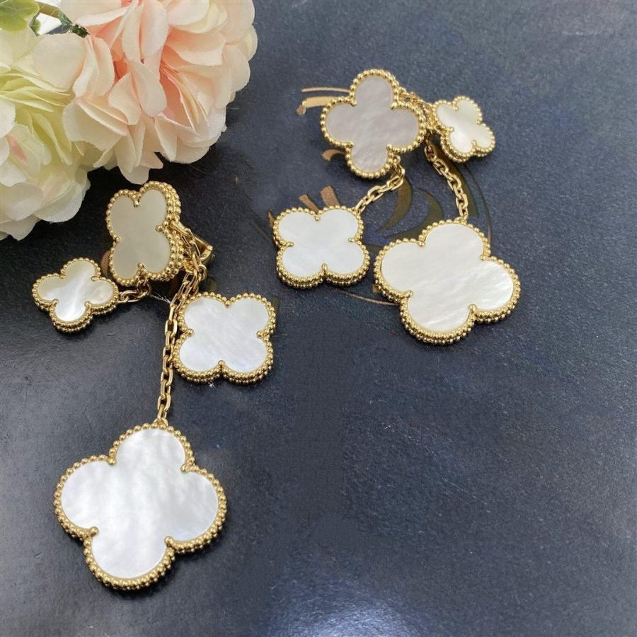 [Panda Jewelry]CLOVER EARRINGS WHITE MOP 4 MOTIFS GOLD