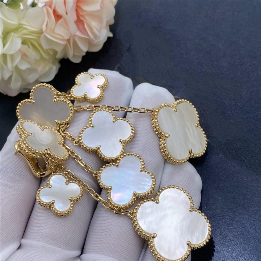 [Panda Jewelry]CLOVER EARRINGS WHITE MOP 4 MOTIFS GOLD