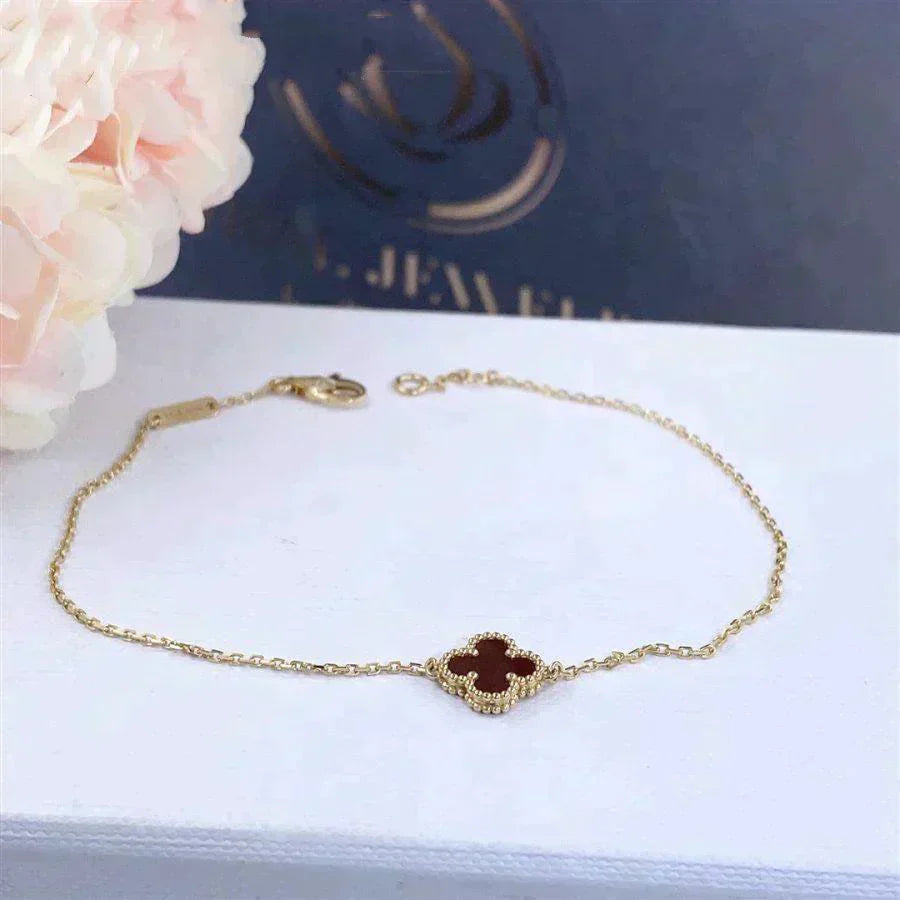 [Panda Jewelry]CLOVER  CARNELIAN SINGLE FLOWER BRACELET