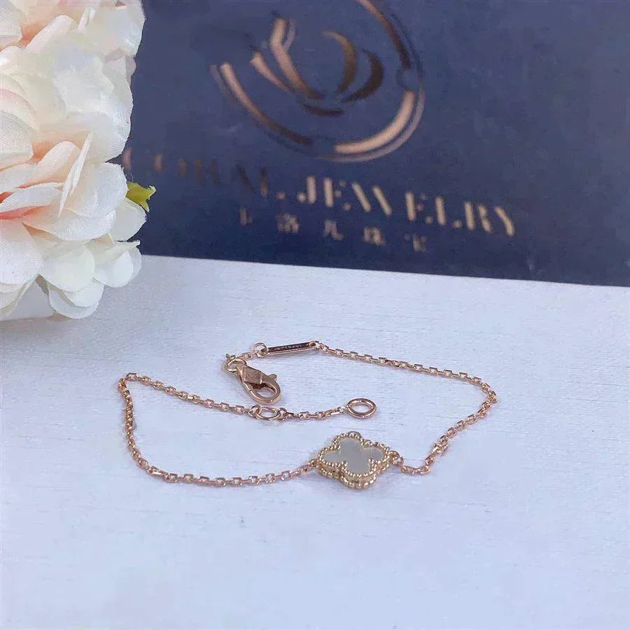 [Panda Jewelry]CLOVER WHITE MOP SINGLE FLOWER BRACELET