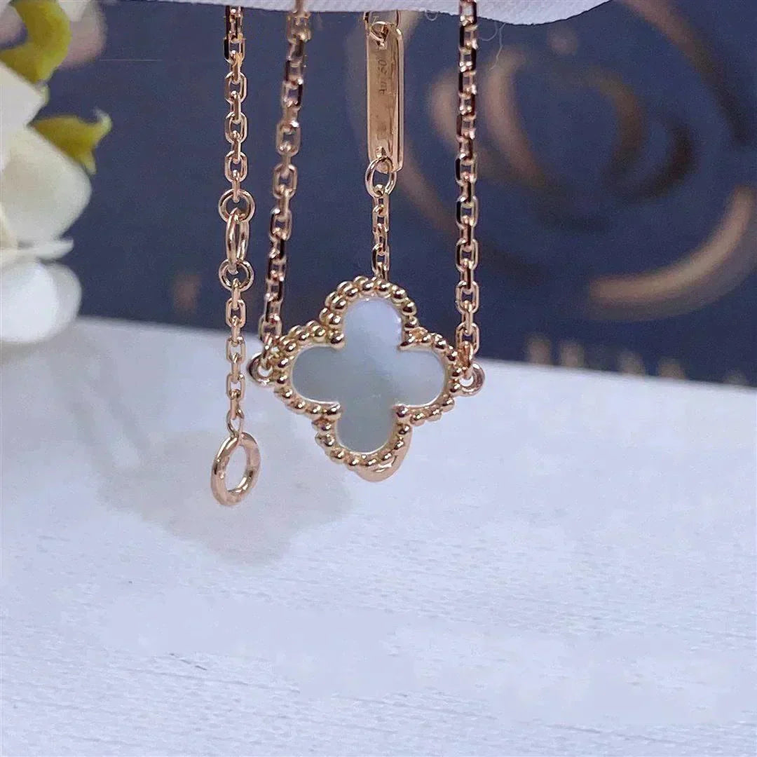 [Panda Jewelry]CLOVER WHITE MOP SINGLE FLOWER BRACELET