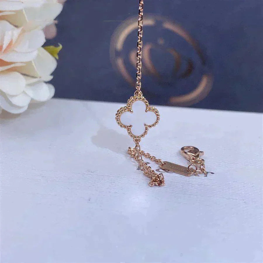 [Panda Jewelry]CLOVER WHITE MOP SINGLE FLOWER BRACELET