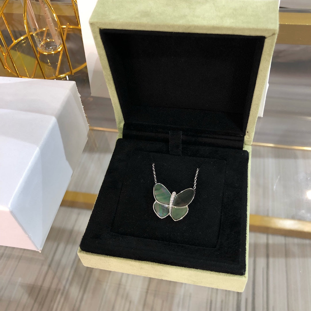 [Panda Jewelry]LARGE BUTTERFLY SILVER PENDANT DIAMOND NECKLACE