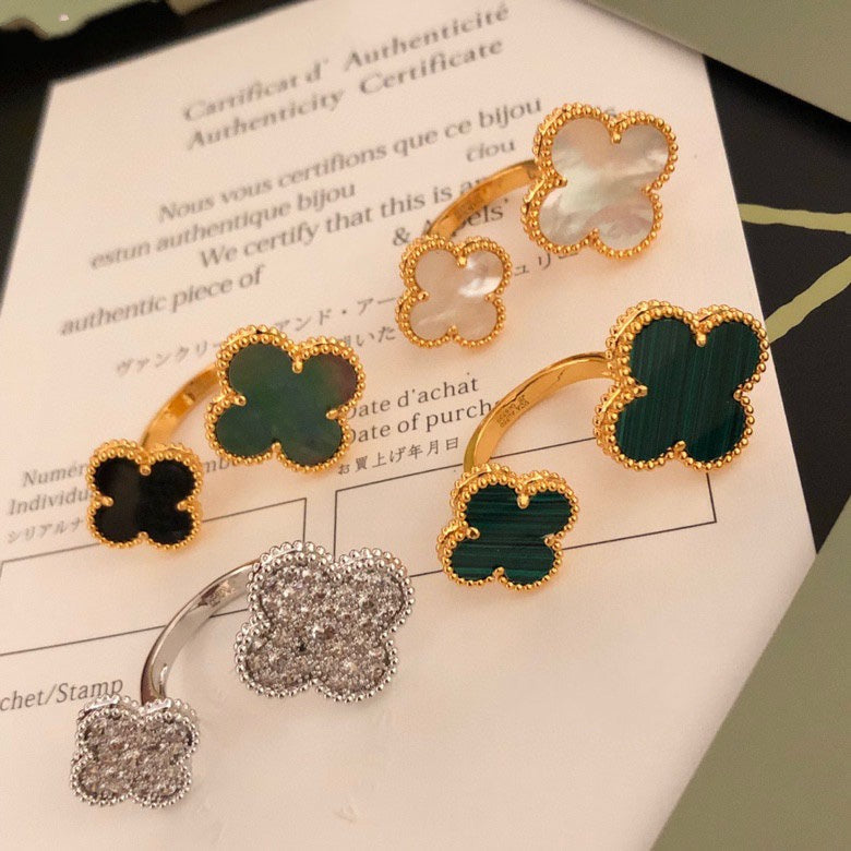 [Panda Jewelry]CLOVER BETWEEN THE FINGER RING