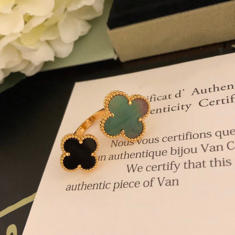 [Panda Jewelry]CLOVER BETWEEN THE FINGER RING