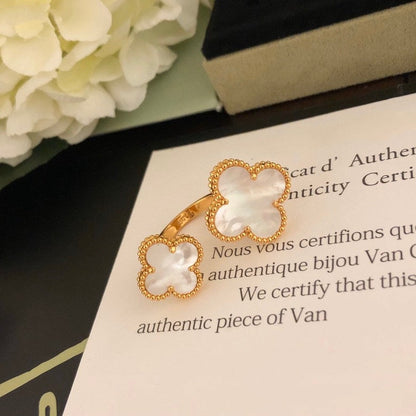 [Panda Jewelry]CLOVER BETWEEN THE FINGER RING