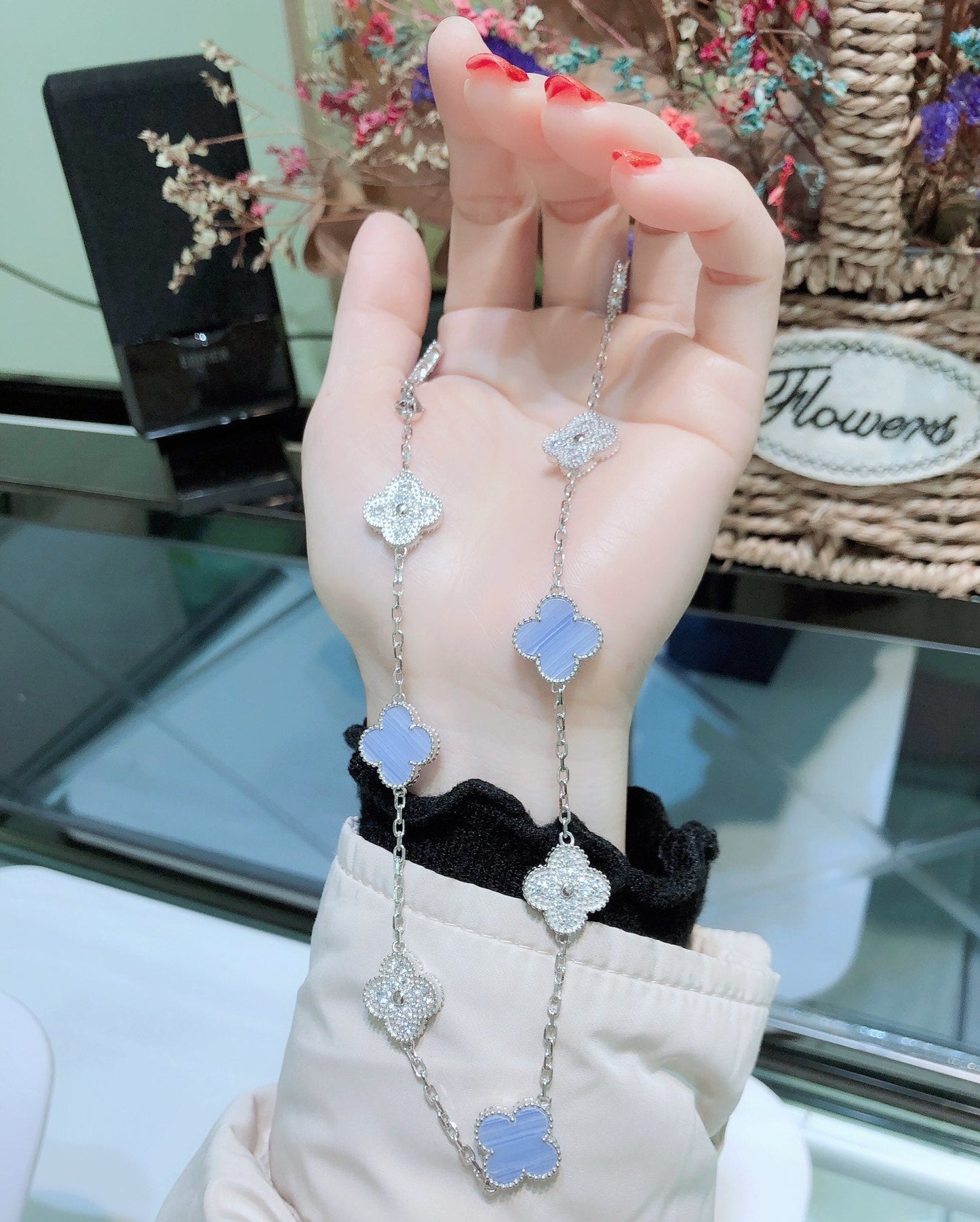 [Panda Jewelry]CLOVER 10 MOTIFS CHALCEDONY DIAMONDS SILVER NECKLACE