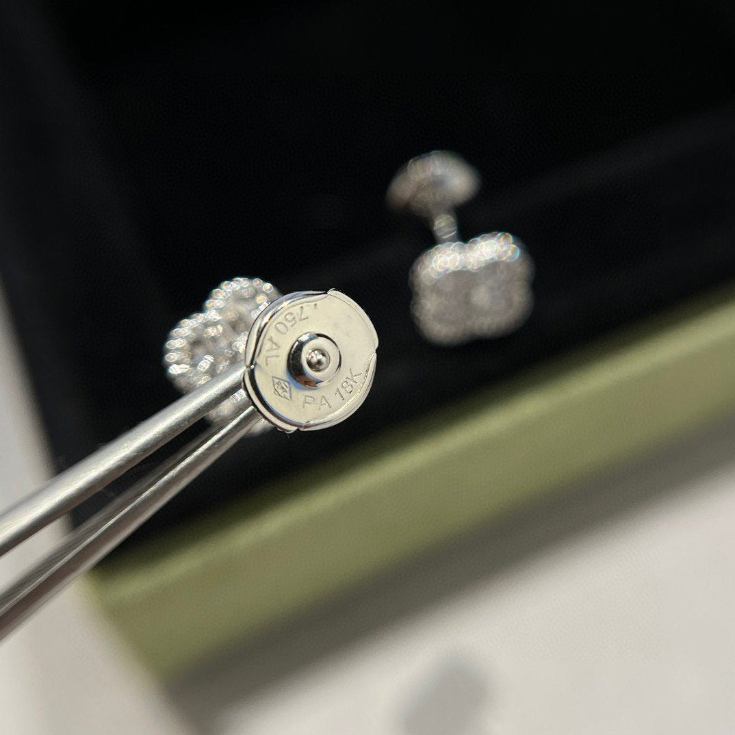 [Panda Jewelry]CLOVER MINI DIAMOND STUD EARRINGS
