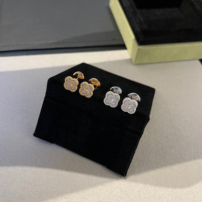 [Panda Jewelry]CLOVER MINI DIAMOND STUD EARRINGS