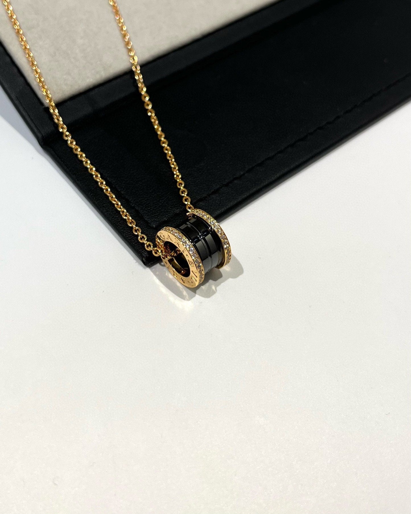 [Panda Jewelry]ZERO 1 BLACK CERAMIC DIAMOND PINK GOLD NECKLACE