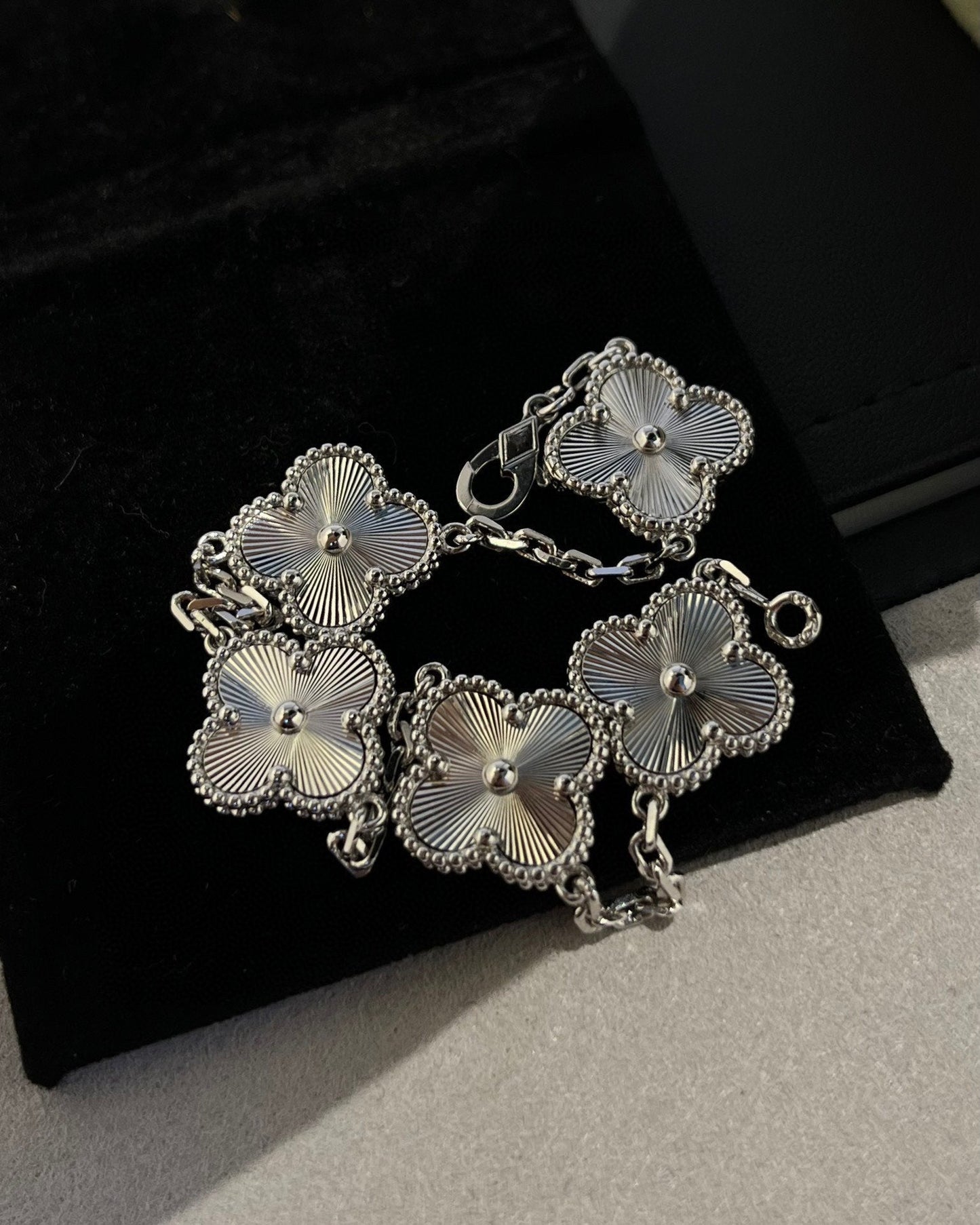 [Panda Jewelry] CLOVER 5 MOTIF LASER BRACELET COLLECTION