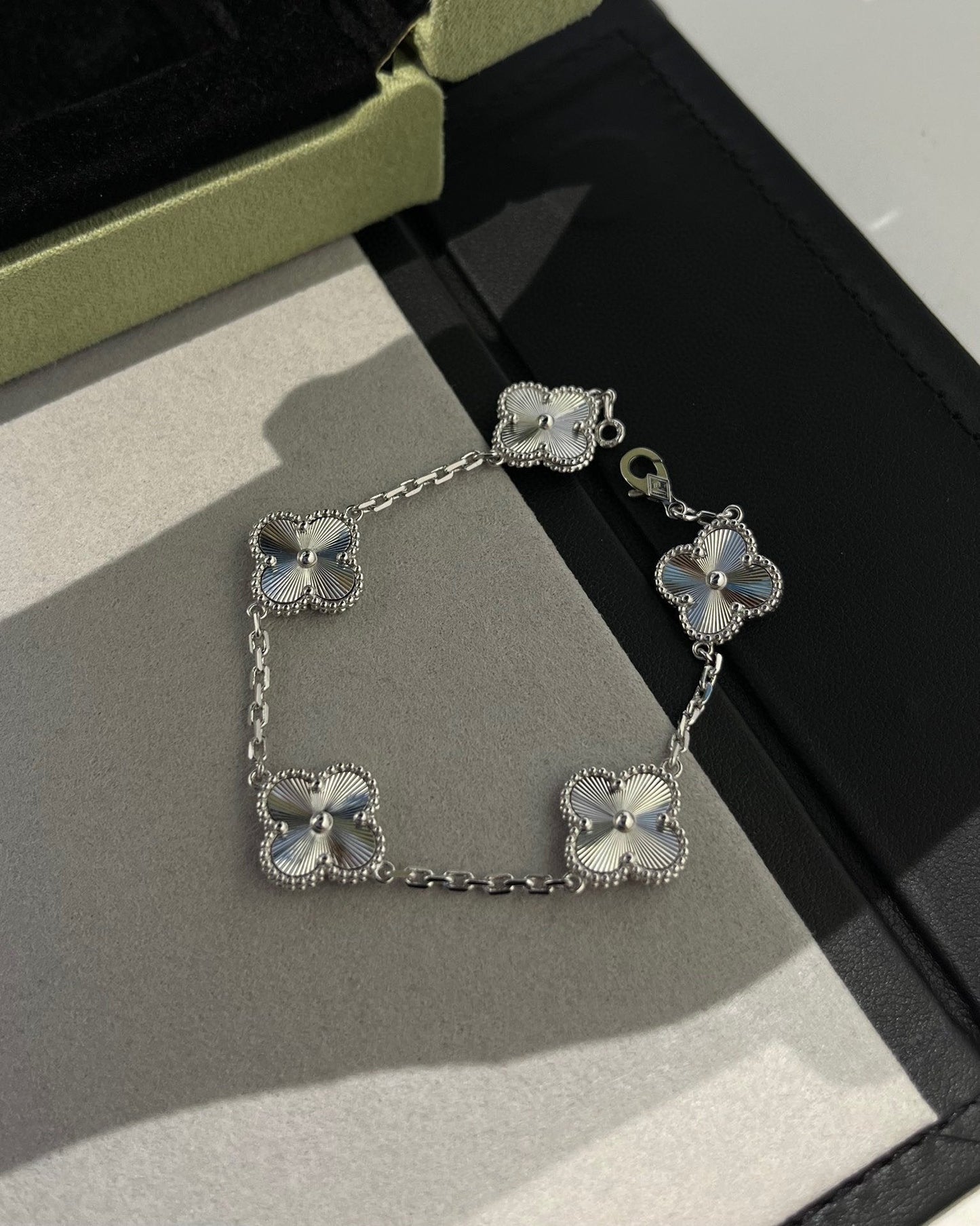 [Panda Jewelry] CLOVER 5 MOTIF LASER BRACELET COLLECTION